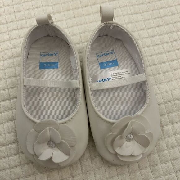 Carters 3-6 mo the all white with flower on toe baby girls crib shoes EUC - Picture 1 of 8